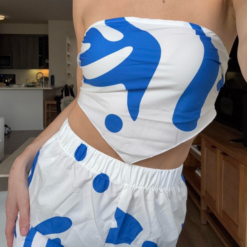 SHEIN Blue and White Patterned Top
